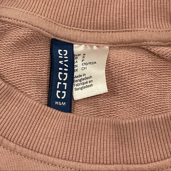 H&M Short Sleeve Sweatshirt - Picture 2 of 3